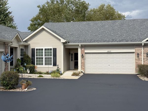 1607 Cadillac Circle, Romeoville, IL 60446