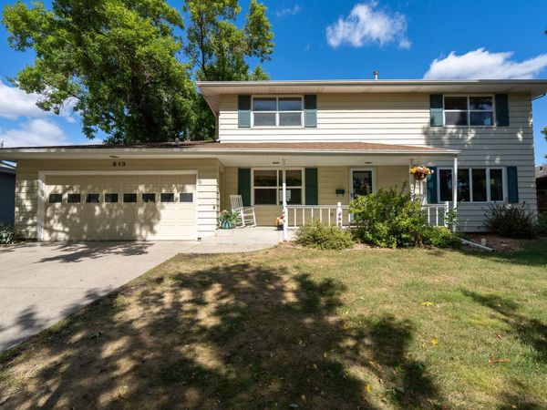 913 Park Drive S, Fargo, ND 58103