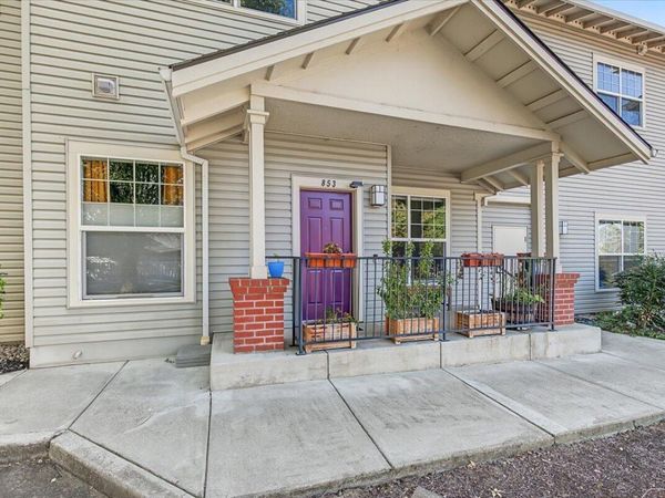 853 Pavilion Place, Ashland, OR 97520