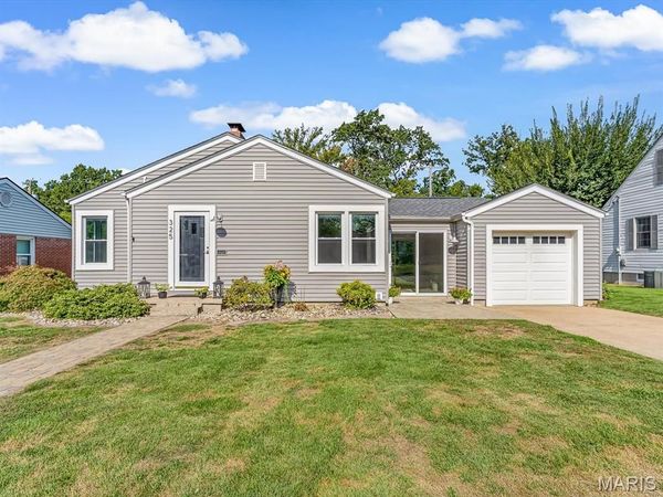 325 W Liberty Street , Columbia, IL 62236
