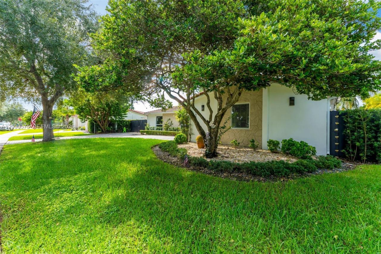 10420 SW 99th St, Miami, FL 33176 Photo