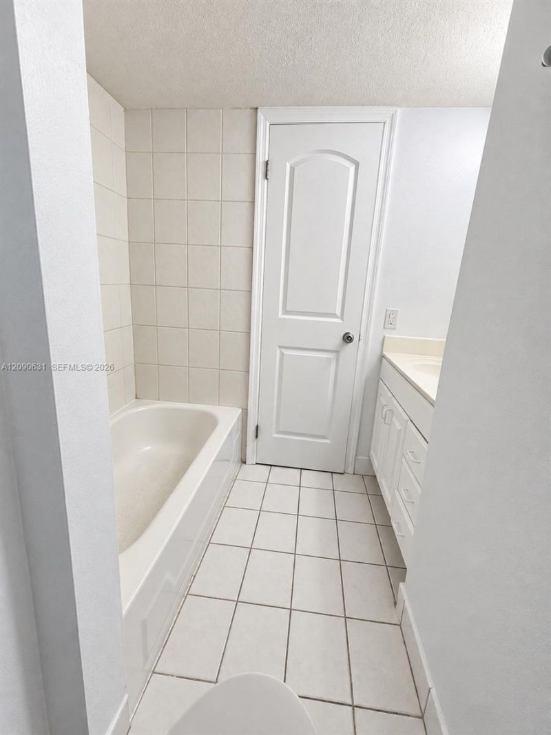816 NW 87th Ave , Unit 203, Miami, FL 33172 Photo