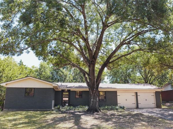 8812 Panther Drive, Woodway, TX 76712