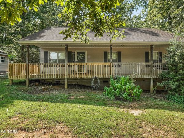 783 Haynes Rd, Dandridge, TN 37725