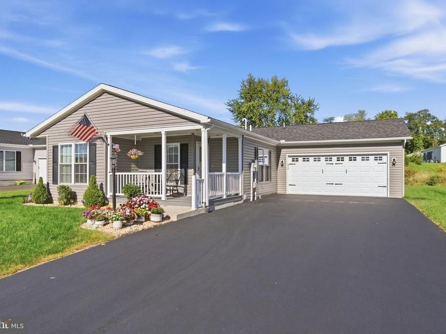 176 Eagles Watch Drive S, Bechtelsville, PA 19505 Main Photo