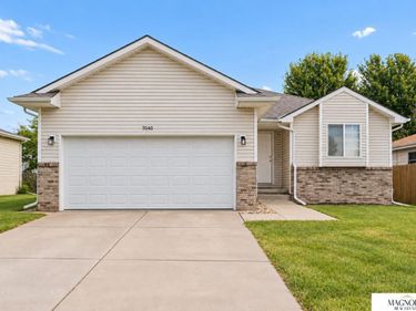 7040 whitewater Lane, Lincoln, NE 68521