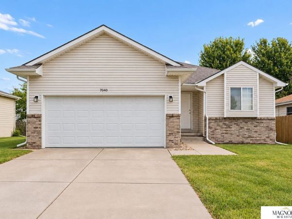 7040 whitewater Lane, Lincoln, NE 68521