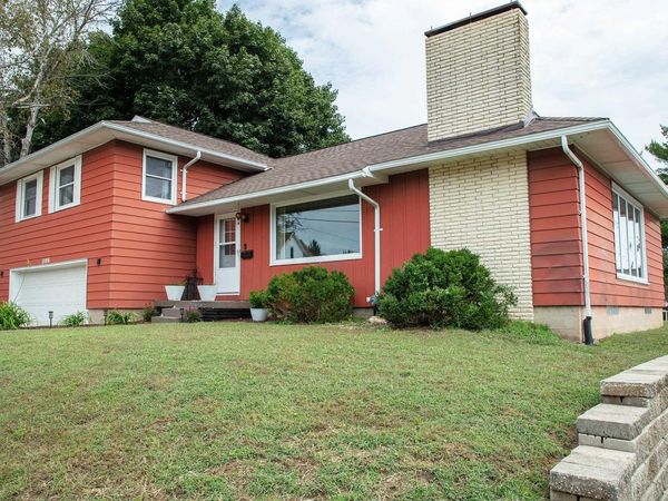 1106 10Th Street, Grundy Center, IA 50638
