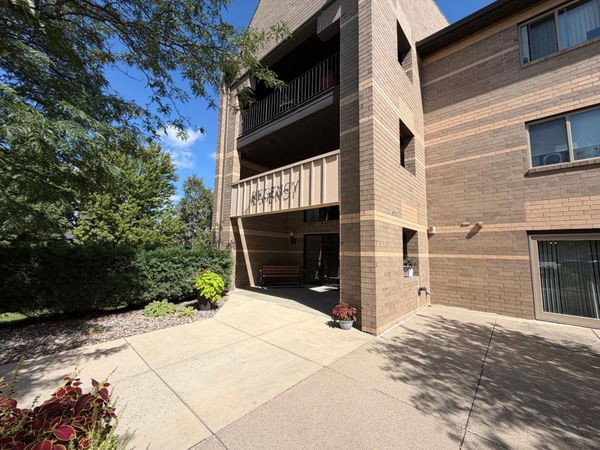 1801 Becker Avenue SE, Unit 306, Willmar, MN 56201