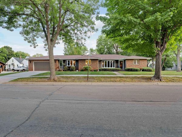 611 E Sheridan Avenue, Montevideo, MN 56265