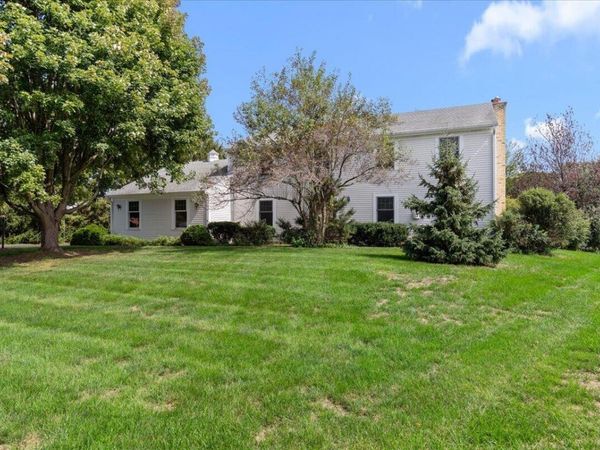 9 Cherrywood Ct, Wind Point, WI 53402