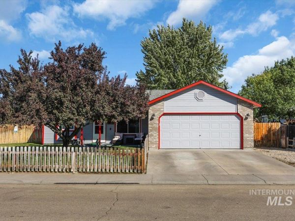 810 Partridge Dr, Mountain Home, ID 83647