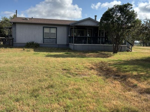 433 County Road 4511, Hondo, TX 78861