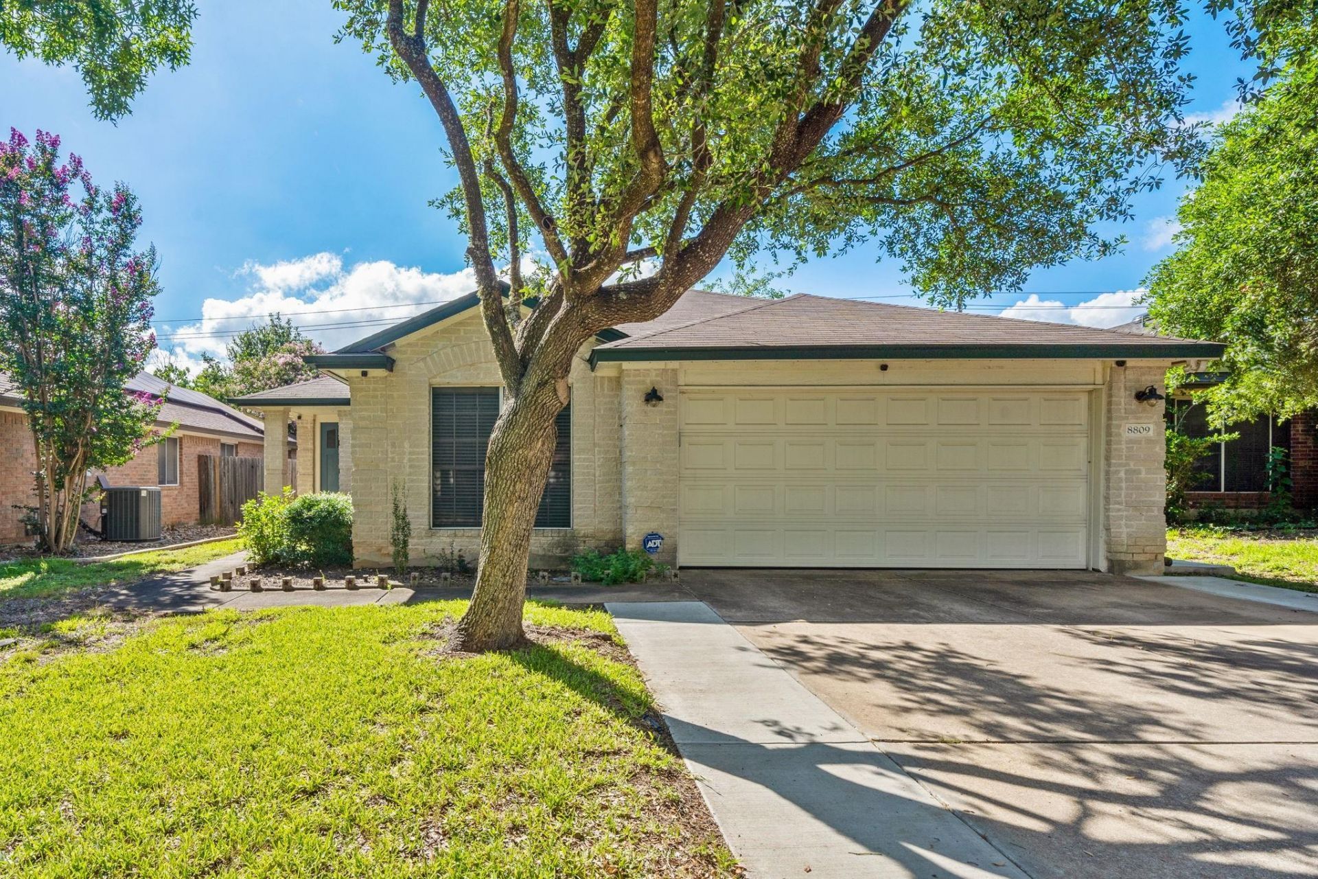 8809 Corran Ferry Dr, Austin, TX 78749 Main Photo