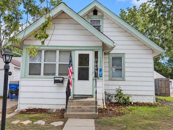 2082 Manitou Avenue, Saint Paul, MN 55119
