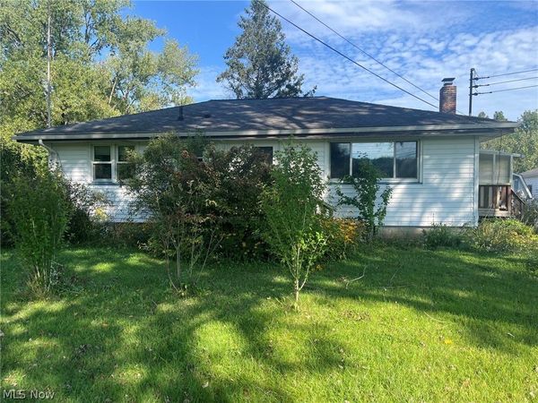 3762 Barclay Messerly Road , Southington, OH 44470