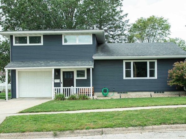 1105 11Th Street, Grundy Center, IA 50638