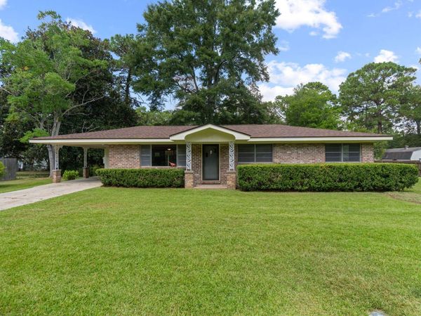 705 Georgia Ave., Purvis, MS 39475