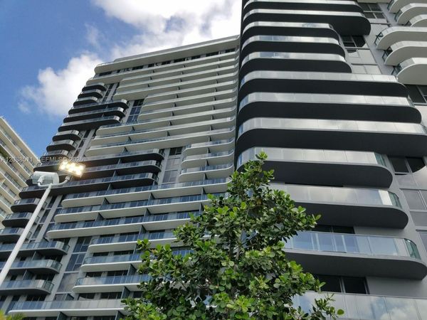 121 NE 34 ST , Unit 811, Miami, FL 33137