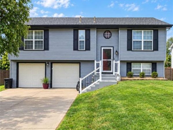 2431 Rock Island Street, St Joseph, MO 64504