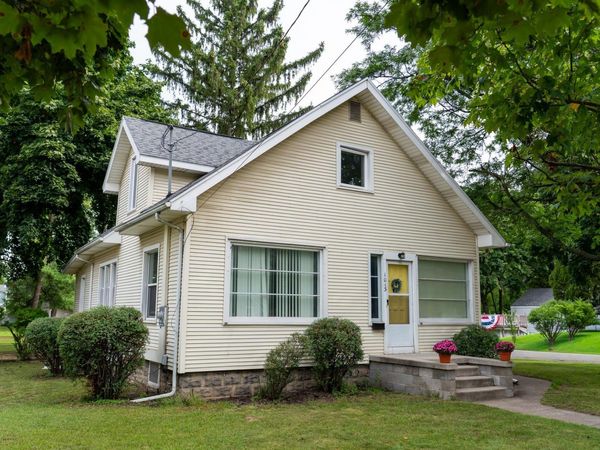 1015 High Street E, Mt Pleasant, MI 48858