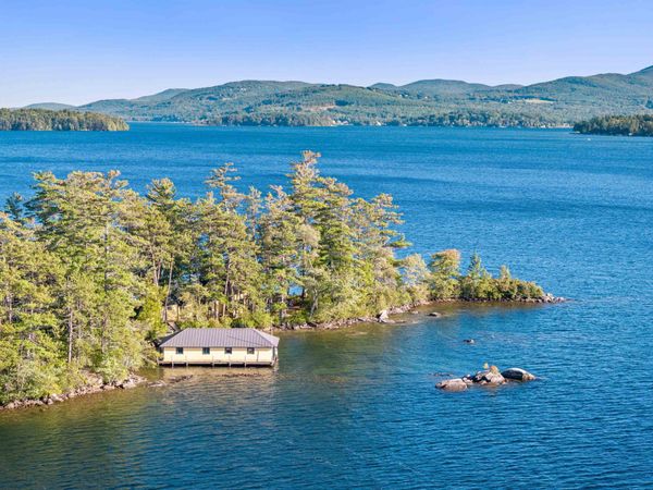 21 Clark Drive, Meredith, NH 03253