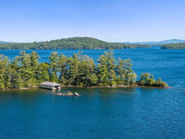 21 Clark Drive, Meredith, NH 03253