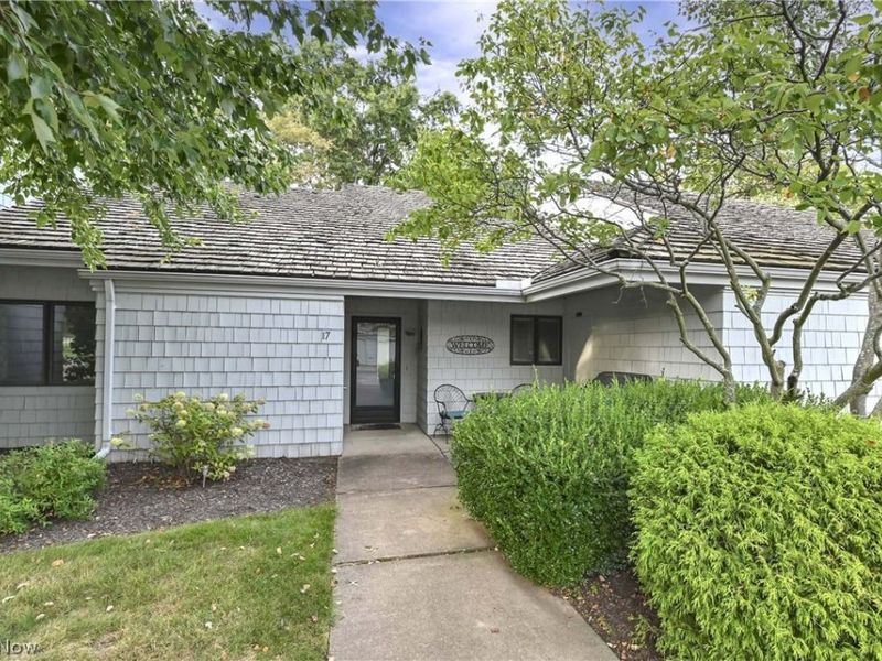 17 Sawmill Creek Drive W, Huron, OH 44839 Photo 1