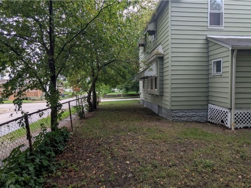 385 Campbell Street , Akron, OH 44307 Photo 8