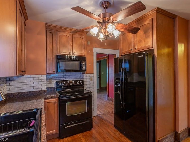 1218 Perkinswood Boulevard, Warren, OH 44484 Photo 13