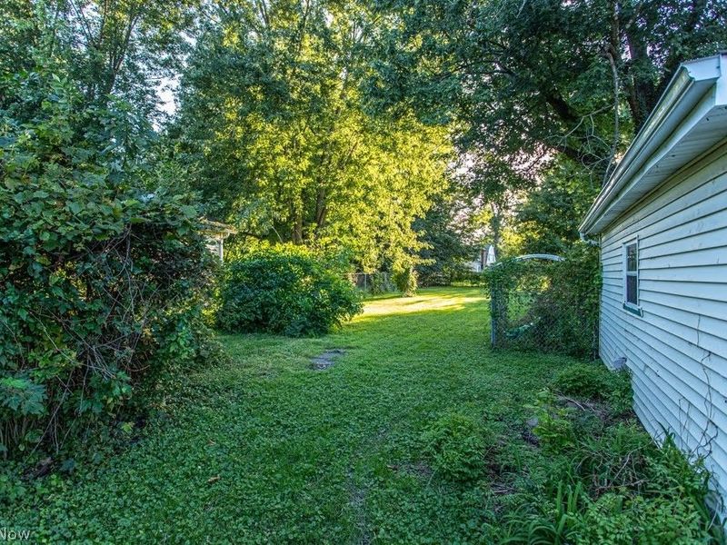 1218 Perkinswood Boulevard, Warren, OH 44484 Photo 35