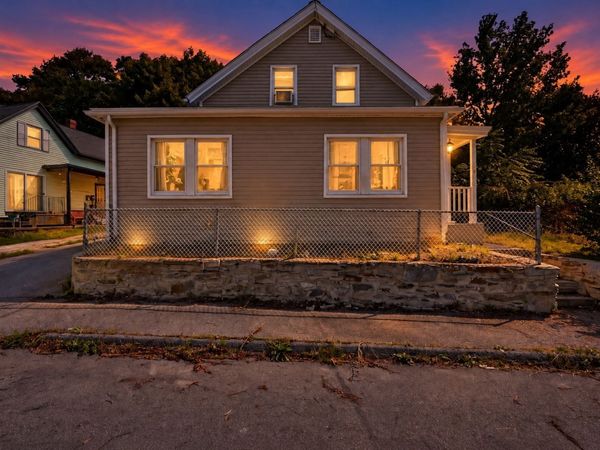 6 Goddard St, Webster, MA 01570
