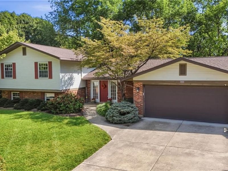 3888 Frostwood Drive, Beavercreek, OH 45430 Photo 3