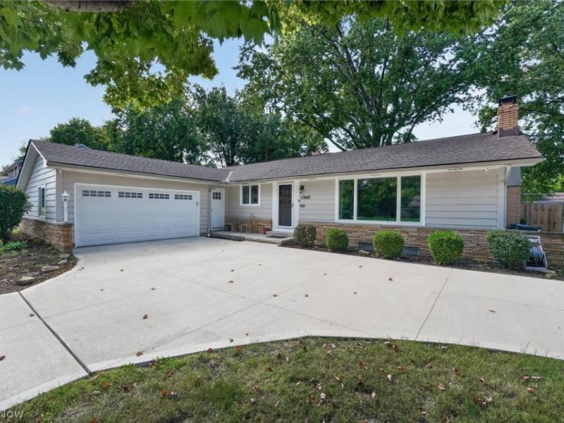 15847 Galemore Drive, Middleburg Heights, OH 44130 Photo 2