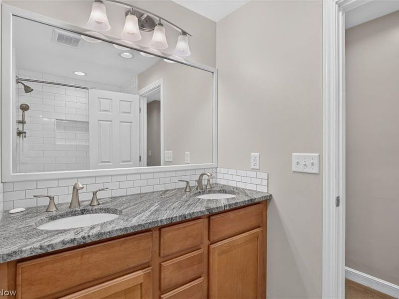 15847 Galemore Drive, Middleburg Heights, OH 44130 Photo 26