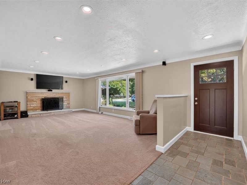 15847 Galemore Drive, Middleburg Heights, OH 44130 Photo 5