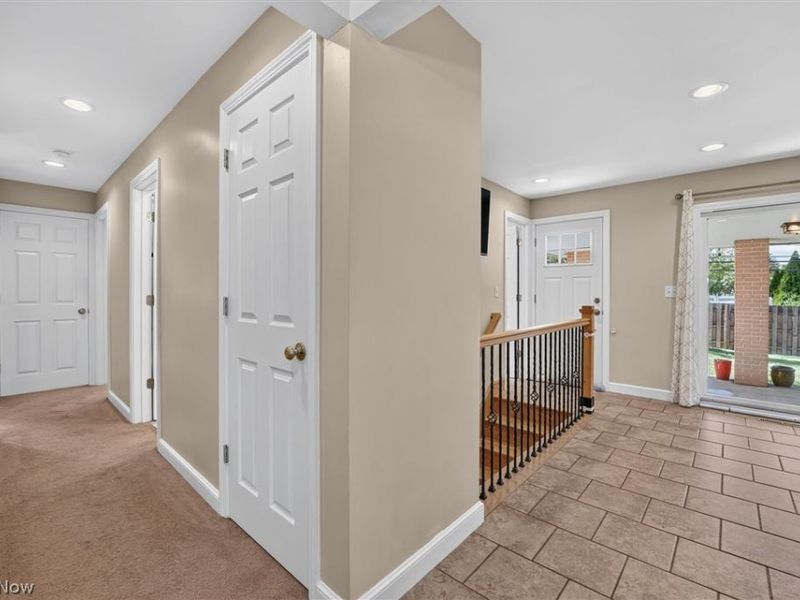 15847 Galemore Drive, Middleburg Heights, OH 44130 Photo 7