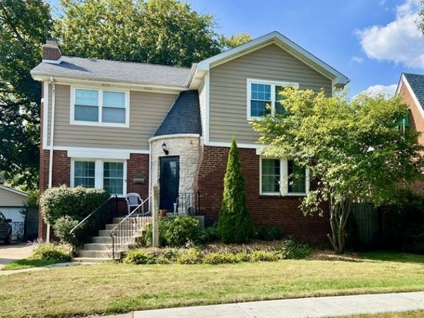 9210 S Trumbull Avenue , Evergreen Park, IL 60805
