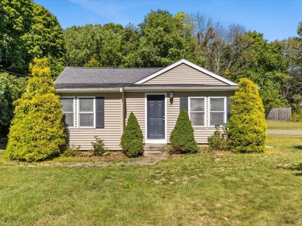 201 Tiffany St, Attleboro, MA 02703