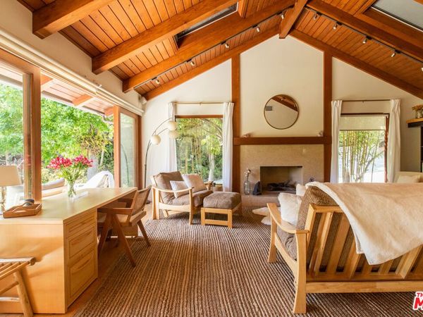 3626 Mandeville Canyon Road , Los Angeles, CA 90049