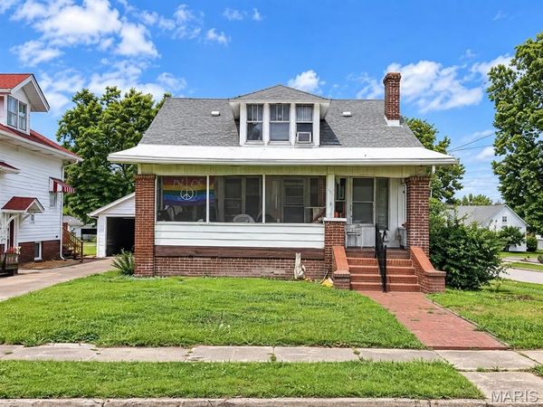 500 W Sloan, Harrisburg, IL 62946