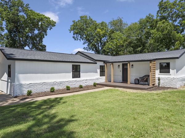 903 W 7th Street , Grove, OK 74344