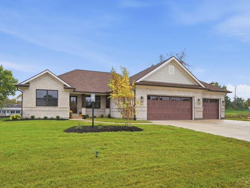 115 Cedar Creek Circle, Springboro, OH 45066 Photo 2