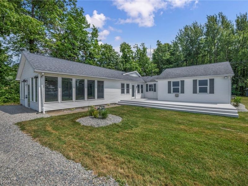 6940 Lake Rd W, Ashtabula, OH 44004 Photo 1
