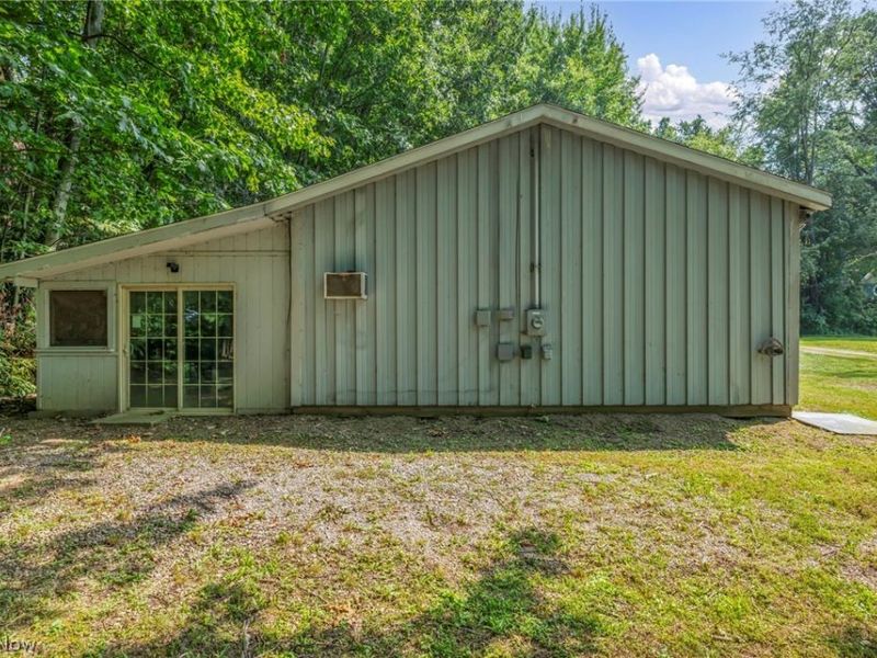 6940 Lake Rd W, Ashtabula, OH 44004 Photo 9