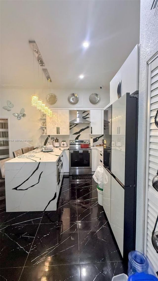 1560 NW 124th St , North Miami, FL 33167 Photo
