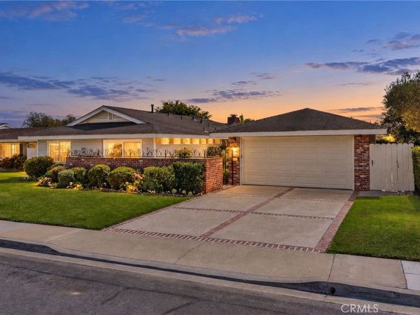 1407 Santanella , Newport Beach, CA 92625