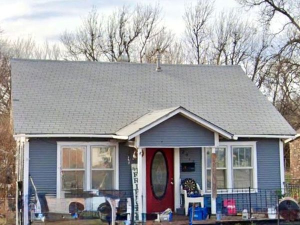 2012 S 13th Street, Chickasha, OK 73018