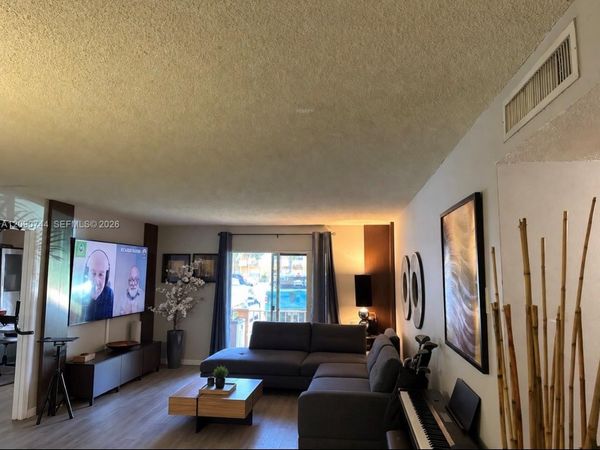 17901 NW 68th Ave , Unit R105, Hialeah, FL 33015