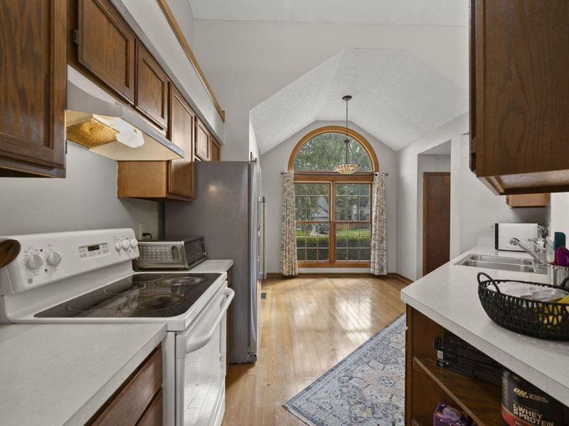 394 Meadow View Drive, Powell, OH 43065 Photo 13